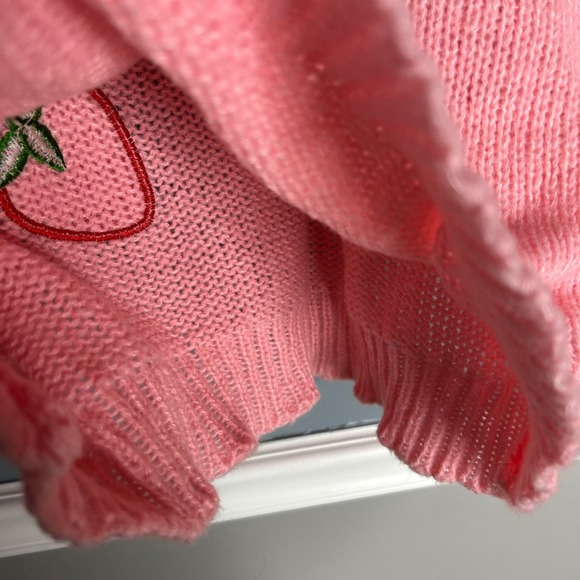 Cute Pink Strawberry Embroidered Knit Sweater Women's Size M Long Sleeve‎ - Picture 9 of 9